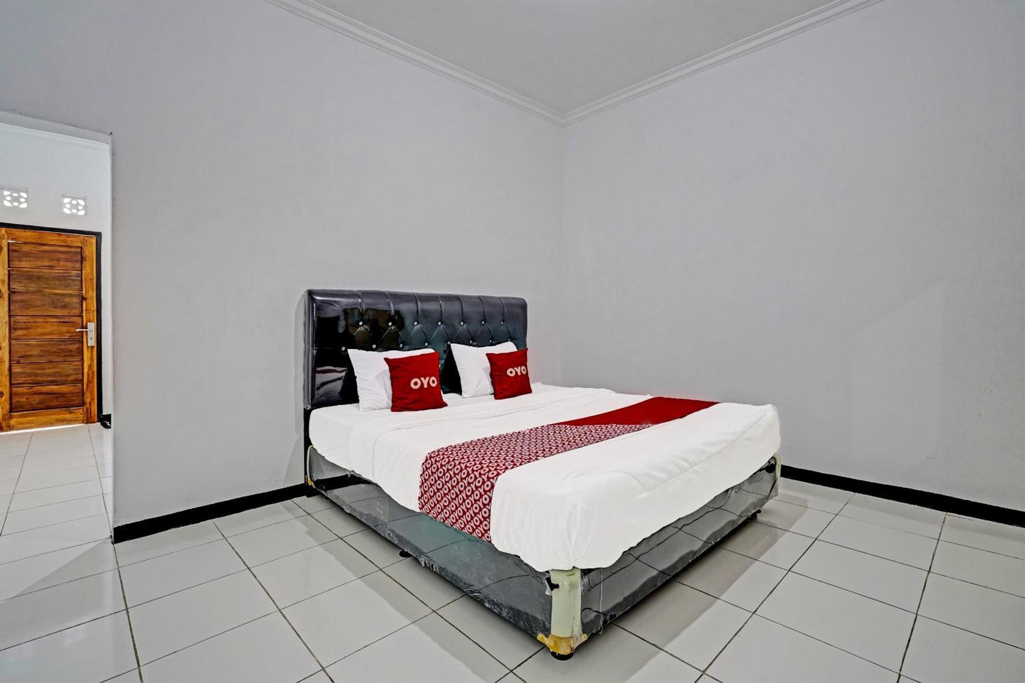 Oyo 91334 Permata Papua Guest House Pameungpeuk  Esterno foto