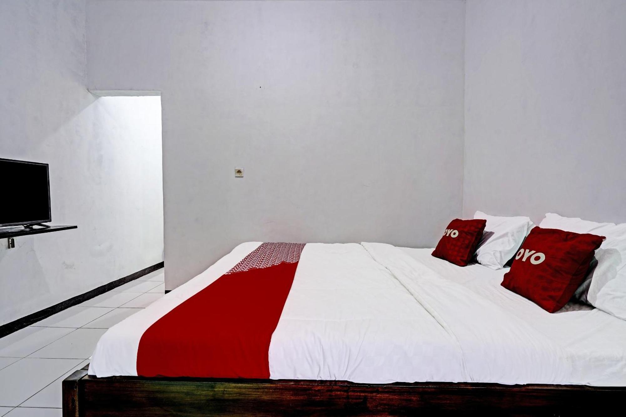 Oyo 91334 Permata Papua Guest House Pameungpeuk  Esterno foto