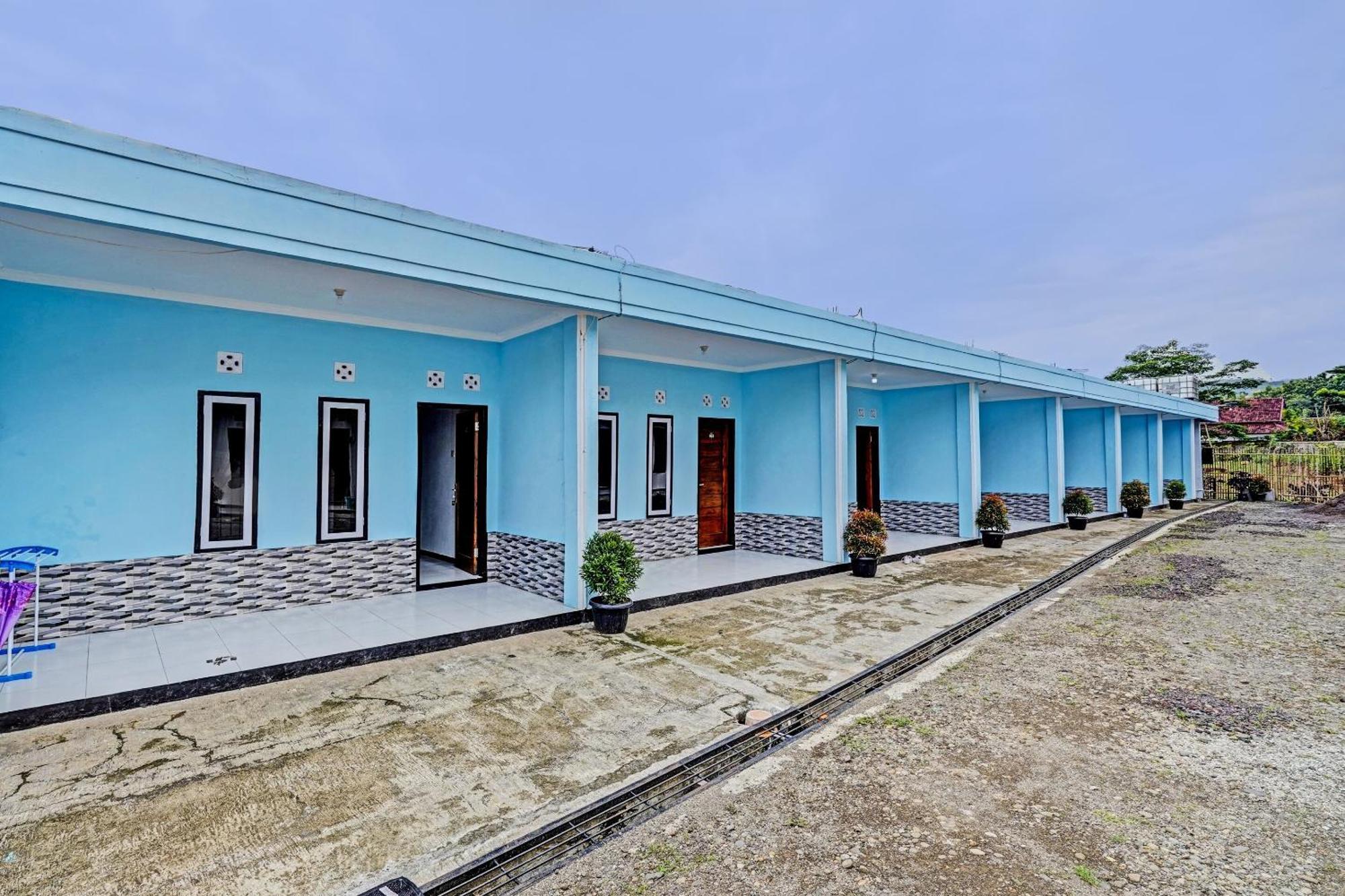 Oyo 91334 Permata Papua Guest House Pameungpeuk  Esterno foto