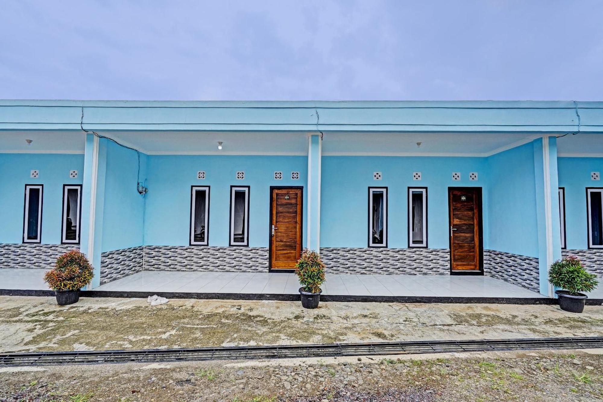 Oyo 91334 Permata Papua Guest House Pameungpeuk  Esterno foto
