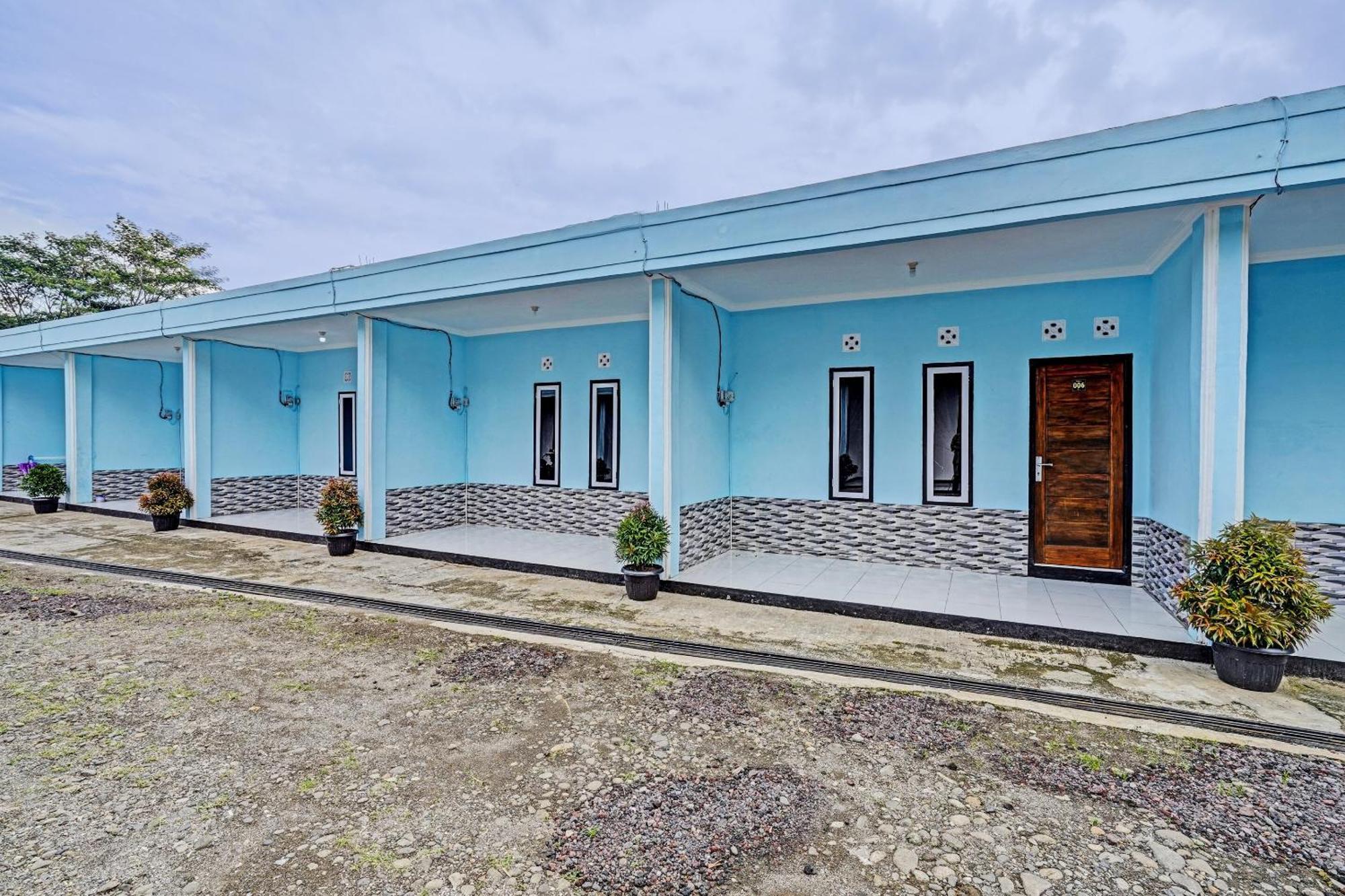 Oyo 91334 Permata Papua Guest House Pameungpeuk  Esterno foto